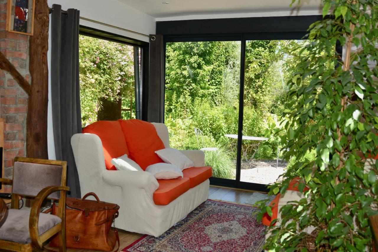Chambres D'Hotes, Gites La Petite Madeleine La Madelaine-sous-Montreuil Exteriör bild