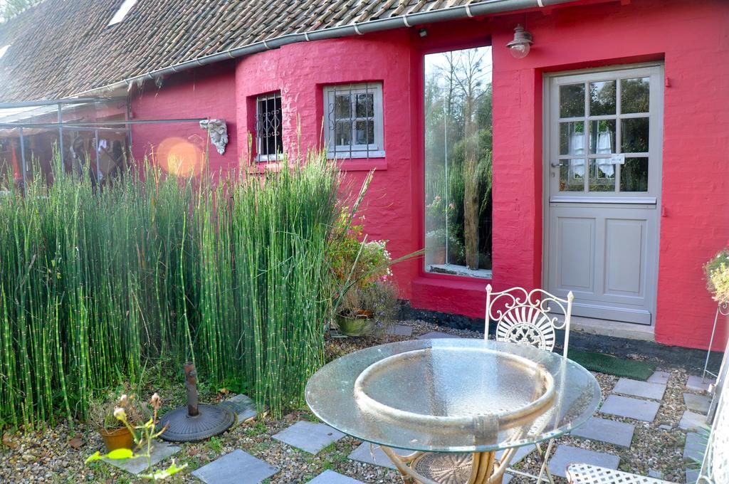 Chambres D'Hotes, Gites La Petite Madeleine La Madelaine-sous-Montreuil Exteriör bild