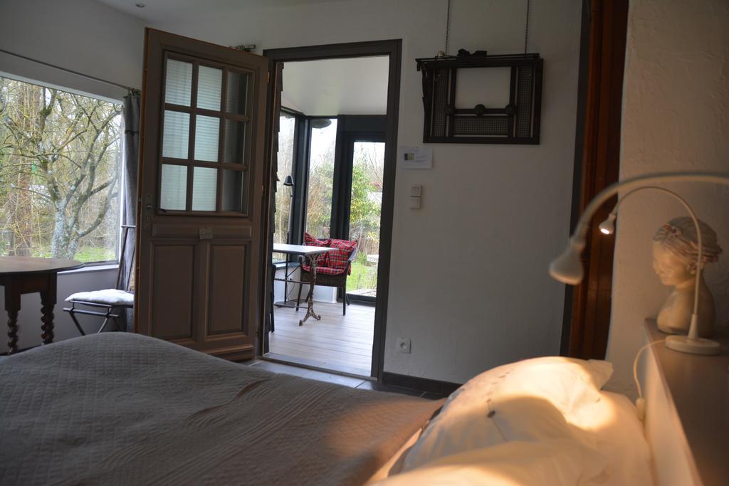 Chambres D'Hotes, Gites La Petite Madeleine La Madelaine-sous-Montreuil Exteriör bild
